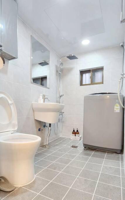 K-5 Hongdae Yeontral Park Apartment Seoul
