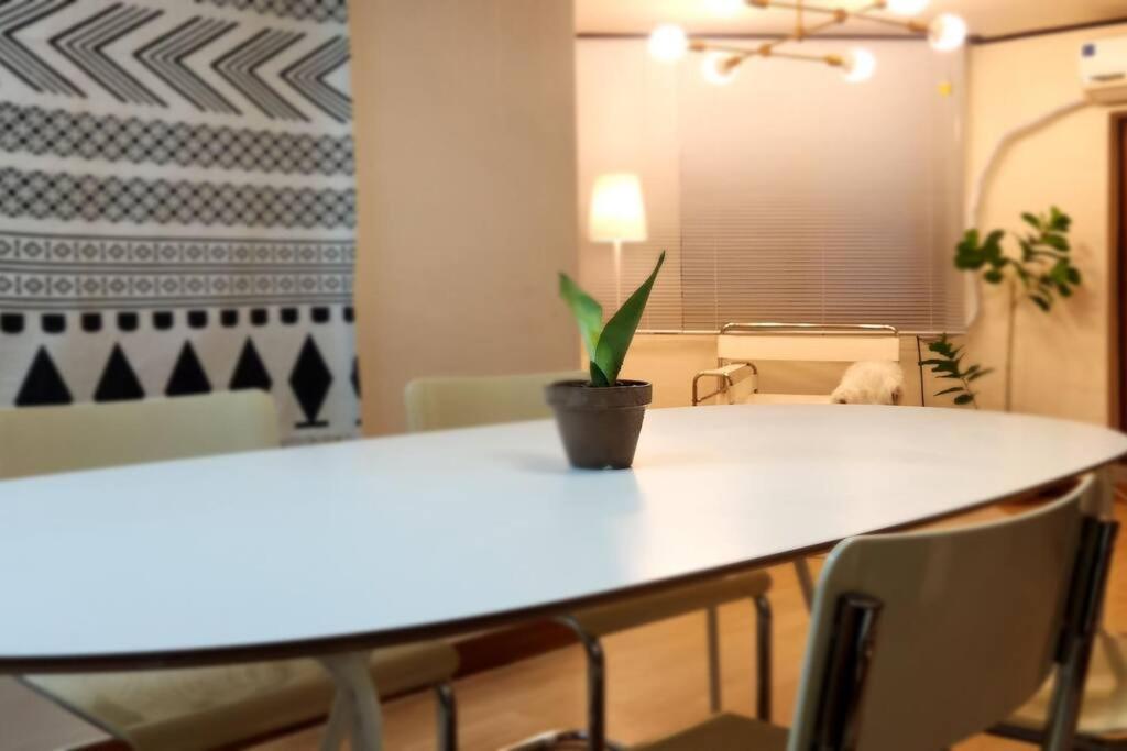 Apartment K-5 Hongdae Yeontral Park *