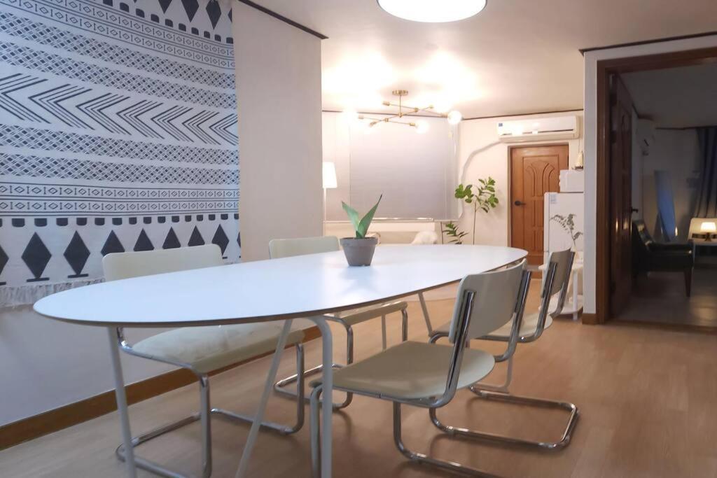 K-5 Hongdae Yeontral Park Apartment Seoul