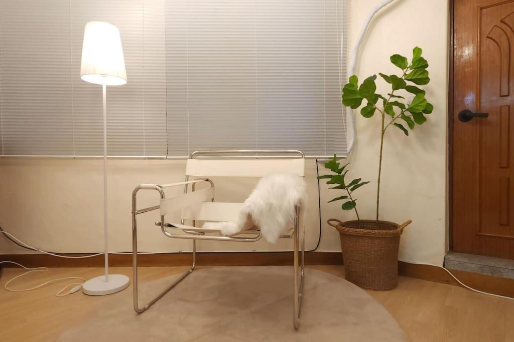Apartment K-5 Hongdae Yeontral Park *